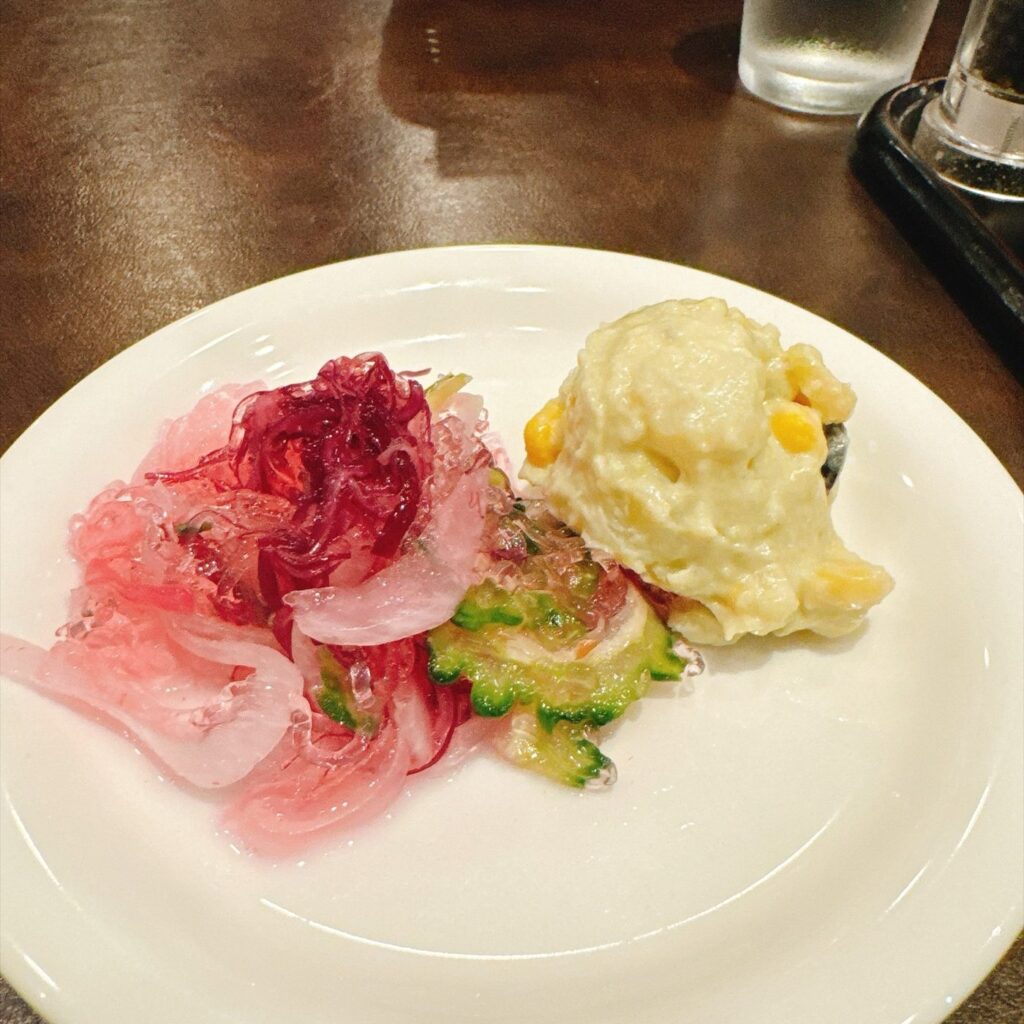 サラダバーの惣菜
